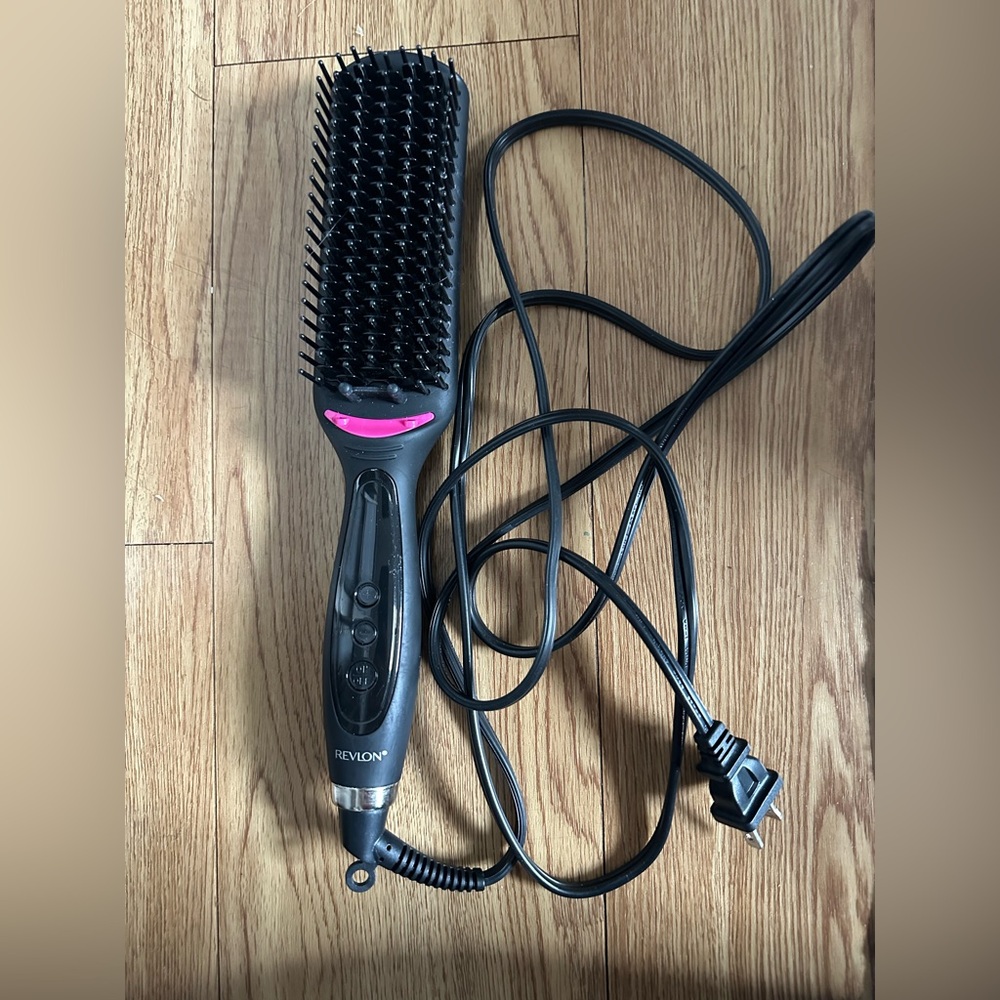 Revlon one Step Heated Straightening Brush